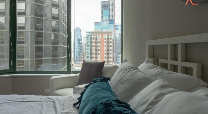 ENVITAE 3BR Downtown Luxurious Suite Views & Pool photo
