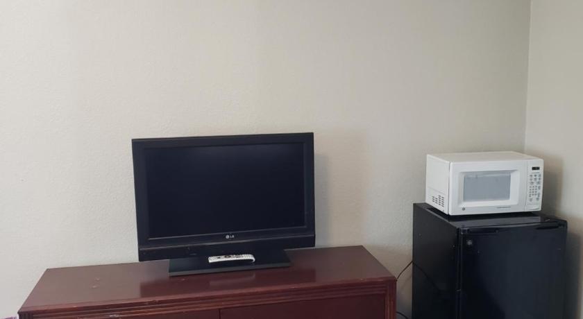 Classic Inn and Suites photo