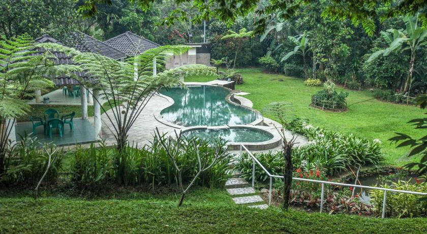 Wisata Puncak Curug Cilember