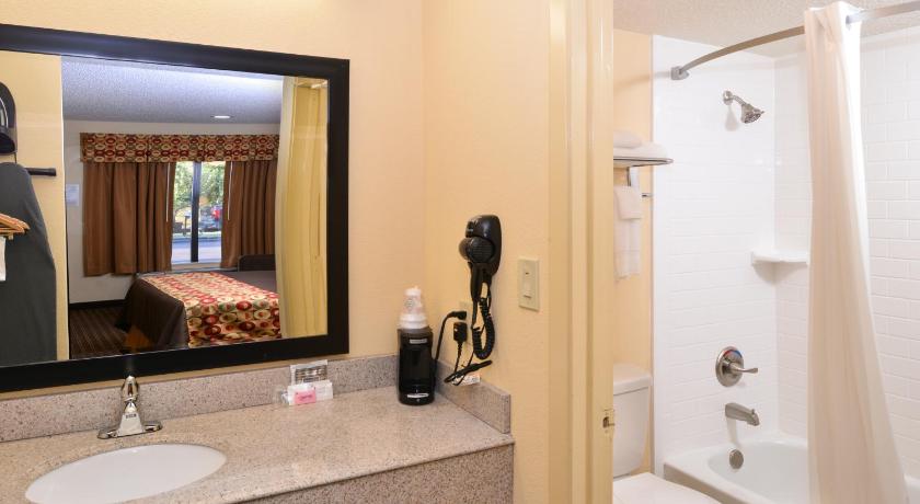 Americas Best Value Inn Tupelo Barnes Crossing