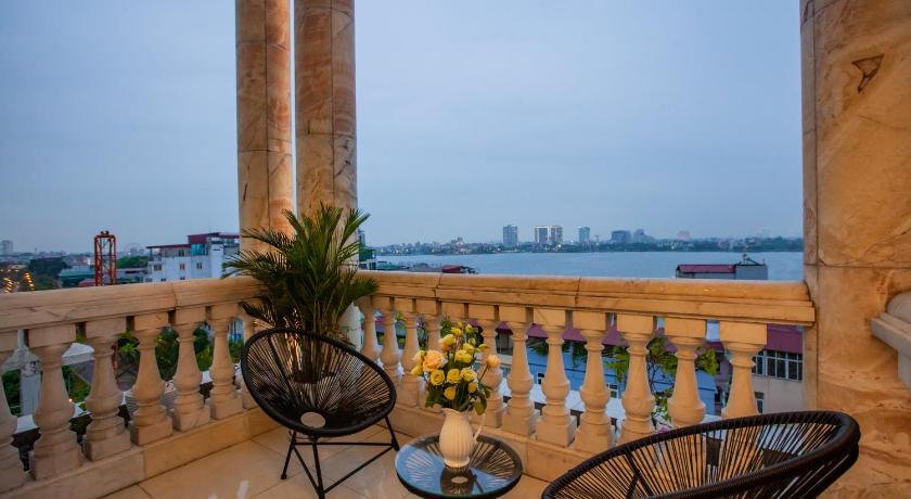 Hanoi PAROSAND HANOI HOTEL & APARTMENT 4-Star Hotel pool