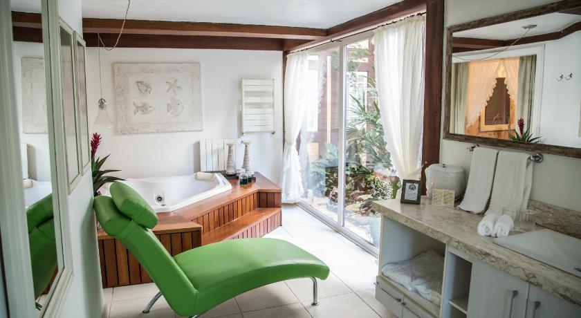 Image of Suite with Hot Tub 5