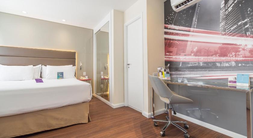 Image of Superior King Bed 8