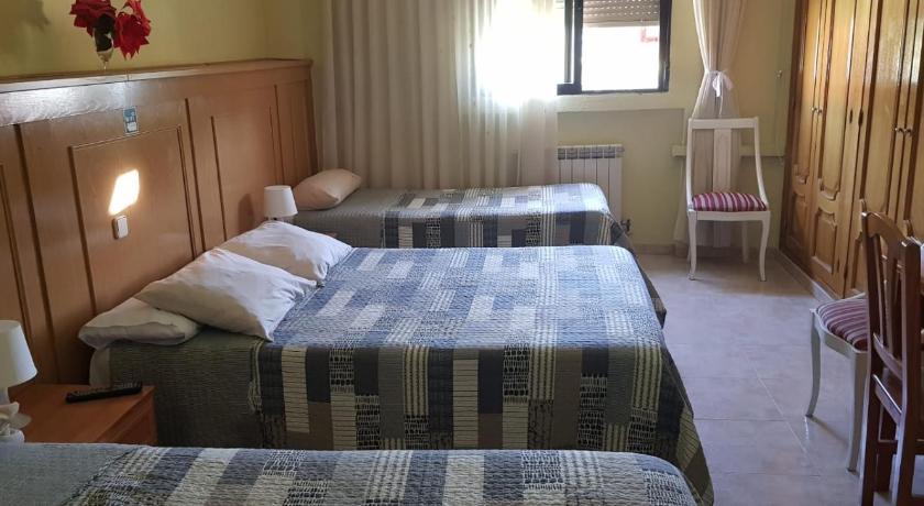 ブルネテ Hostal Brunete ホテル プール