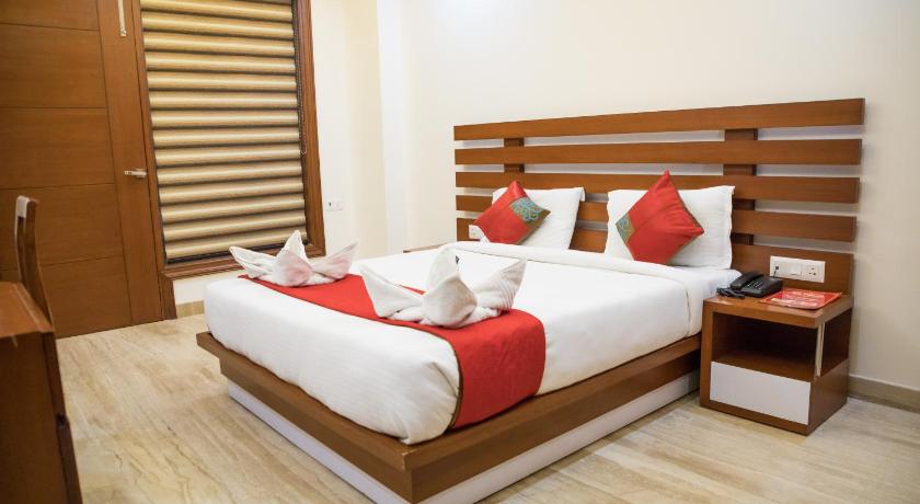 SM Palace (Near Apollo Hospital) — Hotel in New Delhi and NCR