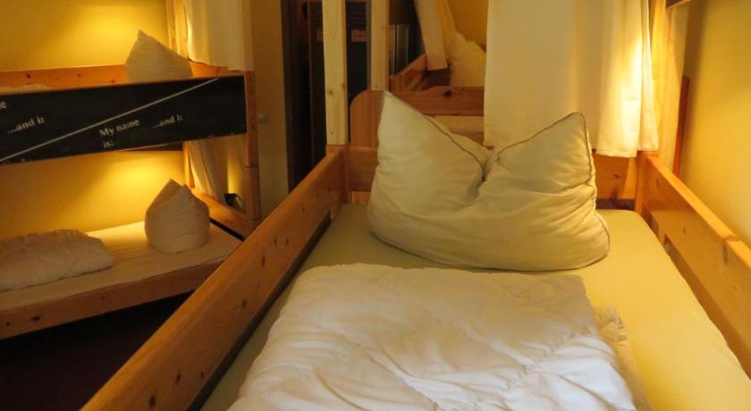 Image of Bed in 8-Bed Dormitory Room 10