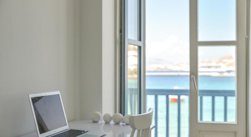 White Memories, seafront luxury apartment Mykonos photo