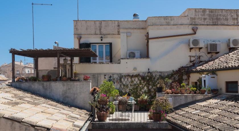 Aretusa Apartments by Wonderful Italy photo
