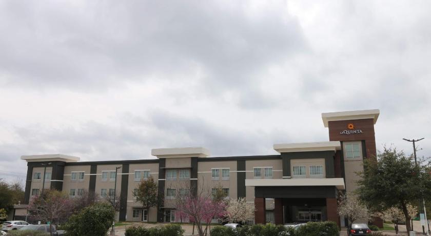 La Quinta Inn & Suites by Wyndham Austin NW/Lakeline Mall