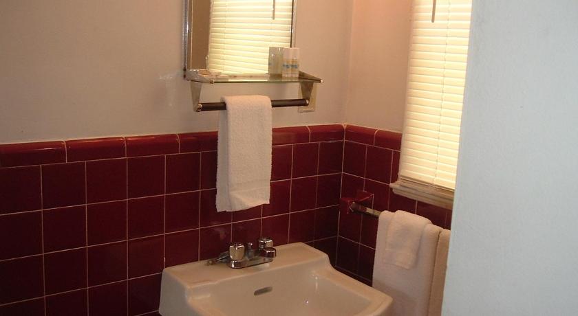 Image of Double Room with Two Double Beds - Non Smoking 2