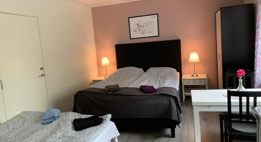 Image of Studio with Private External Bathroom 3