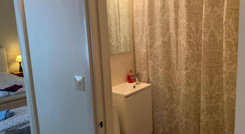 Image of Studio with Private Bathroom 14