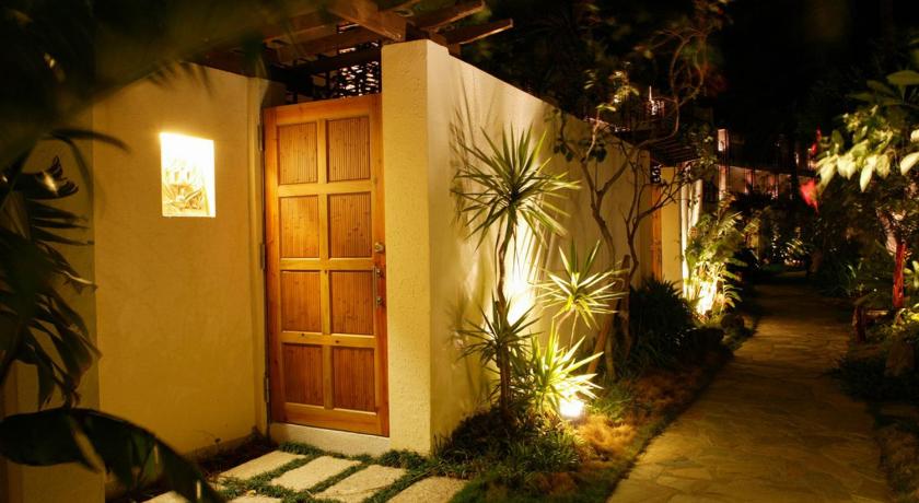 Image of Jacuzzi Guestroom Poolside 7