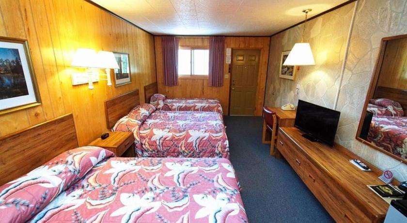 Poughkeepsie (NY) Red Ranch Inn 2-Star Accommodation suite