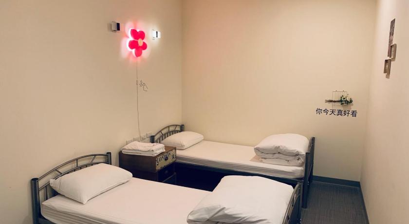 Image of Twin Room with Shared Bathroom 1