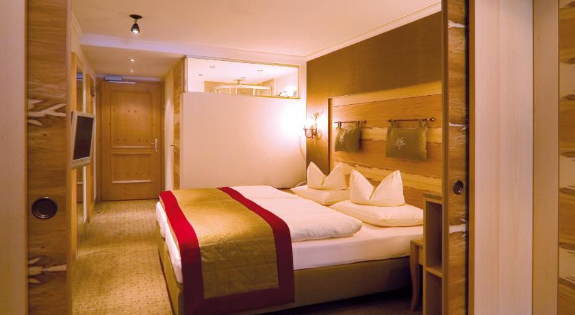 Image of Junior Suite 7