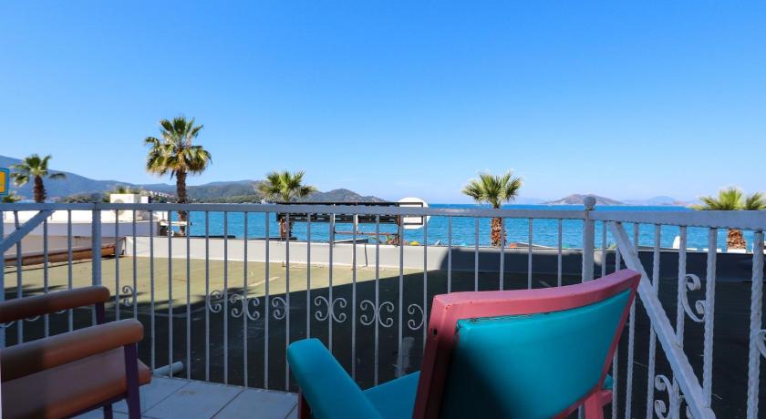 Aquila Beach Hotel photo
