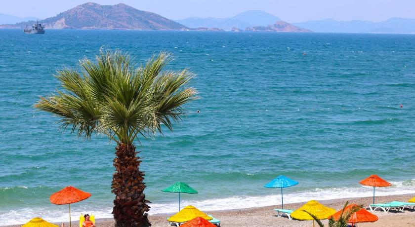 Aquila Beach Hotel photo