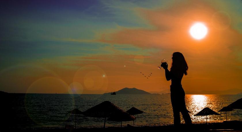 Aquila Beach Hotel photo