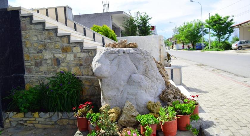 Hotel Latifi photo