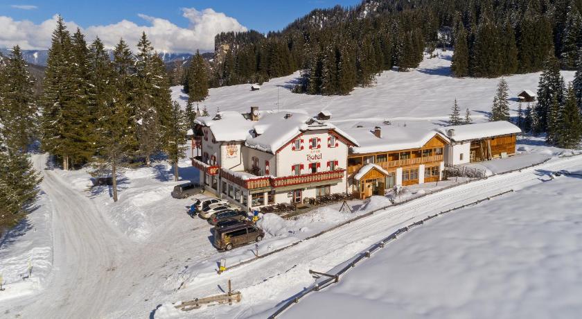 Alpin Natur Hotel Bruckele — Hotel in Braies