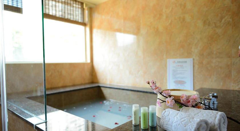 Fotografija Chyuan Du Hotelski apartma z marmornato kadjo in individualno sobo (Chyuan Du Suite with Marble Tub & individual sauna) 5