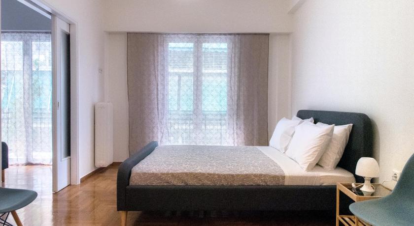 Pnika Apartment 2 — Hotel in Athens
