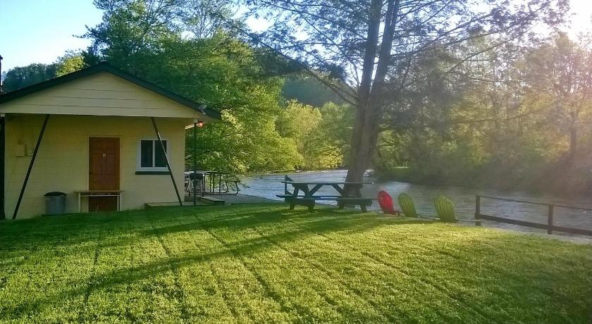 Riverbend Lodging — Hotel in Bryson City (NC)