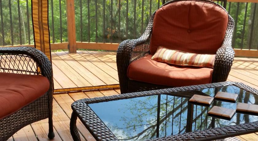 3 Br Rustic Forest Escape Starved Rock Park Area In Grand Ridge