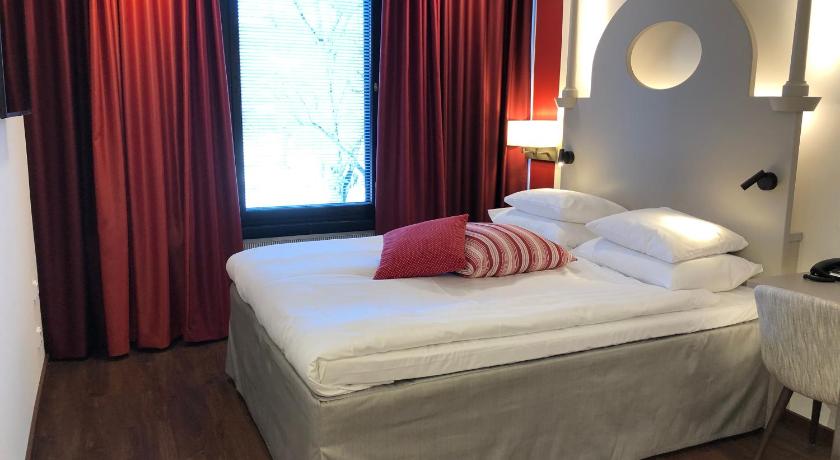Image of Standard Queen Room 11