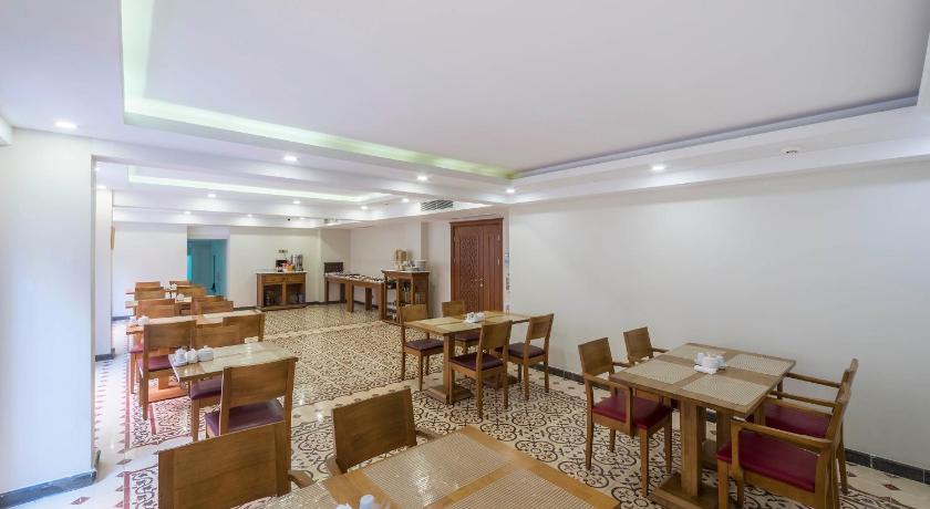 Lalinn Hotel - image 8