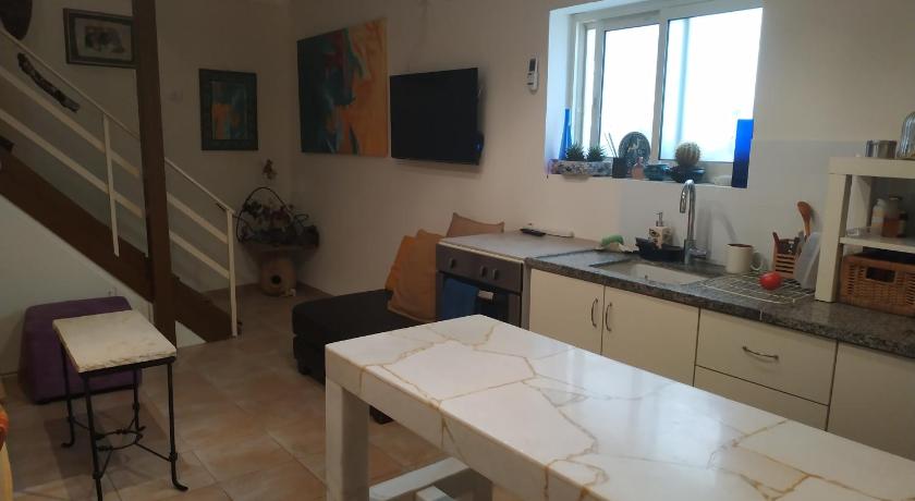 Studio Apt Great Location Heart of Downtown District photo