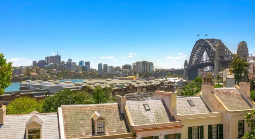 STUNNING SYDNEY HOME 10 - image 14