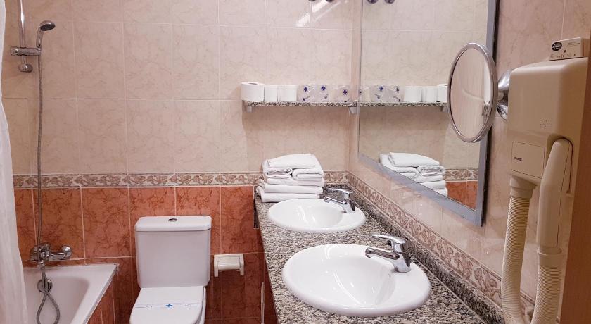 Hotel Piccadilly Sitges photo