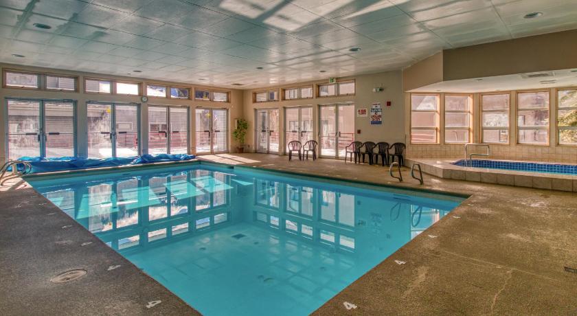 Liftside Condominiums 301 photo