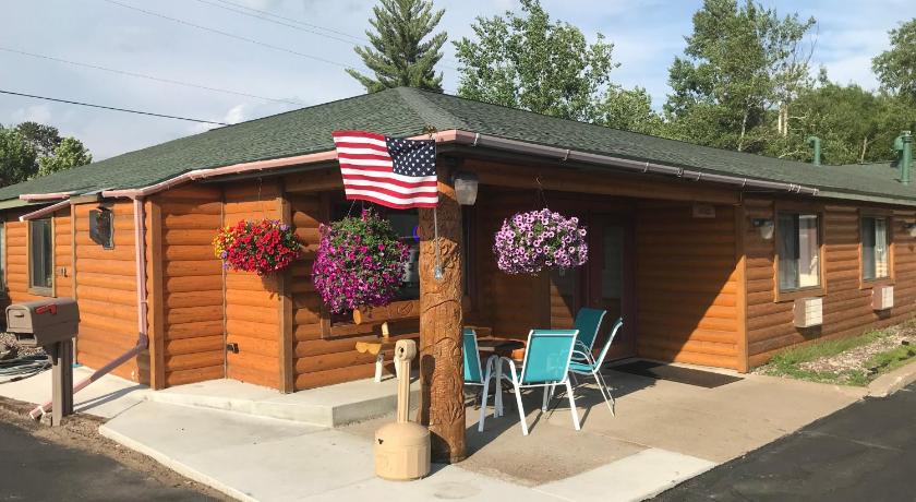 Northwoods Inn & Suites Minocqua photo