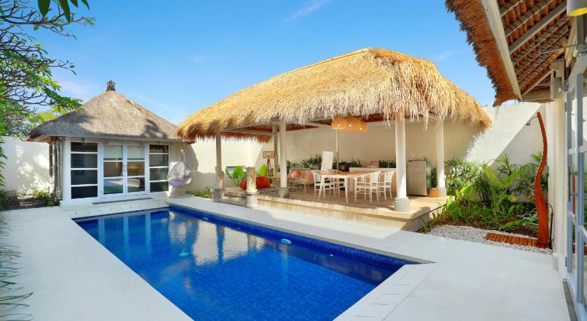 バリ HARRIS Hotel & Residences Sunset Road 4つ星 ホテル スイート