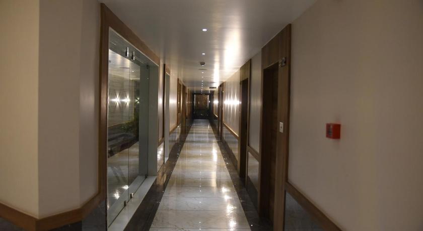 Hotel Hirisa photo