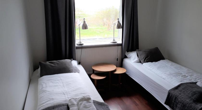 Image of Twin Room with Shared Bathroom 0