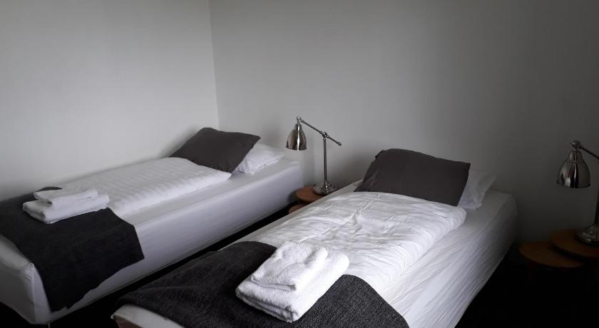 Image of Twin Room with Shared Bathroom 1