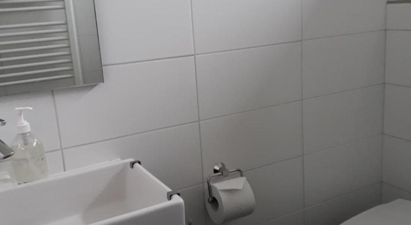Image of Double or Twin Room with Private Bathroom 3