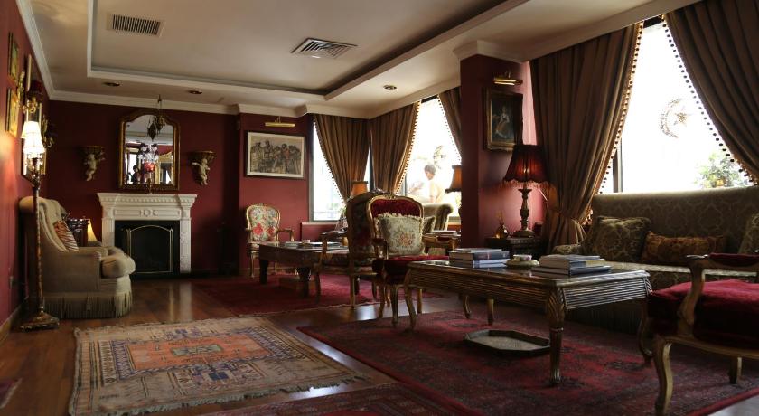 Gondola Hotel & Suites - image 16