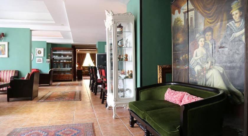Gondola Hotel & Suites - image 4