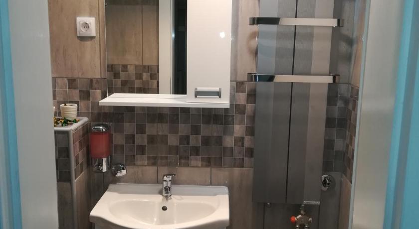 Classy and Cozy - PARKING - 3 beds - Near Center photo