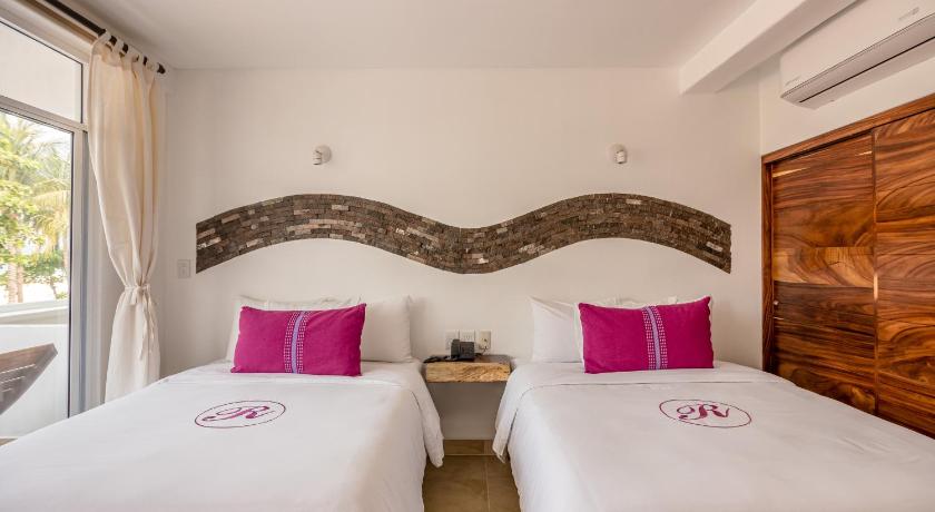 Image of Twin Room with Balcony 3