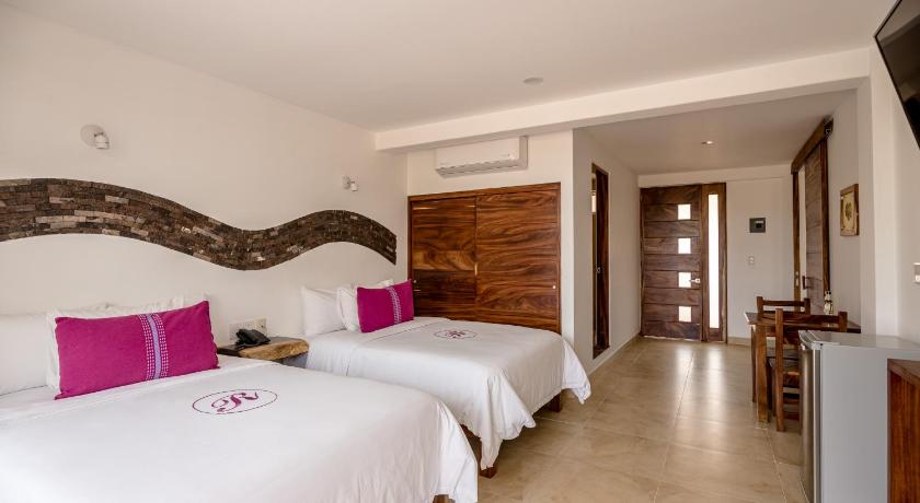 Image of Twin Room with Balcony 4