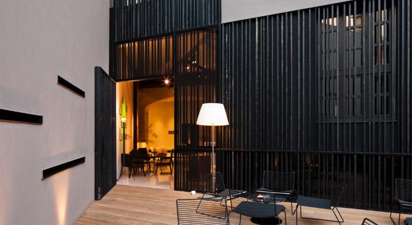 Caro Hotel