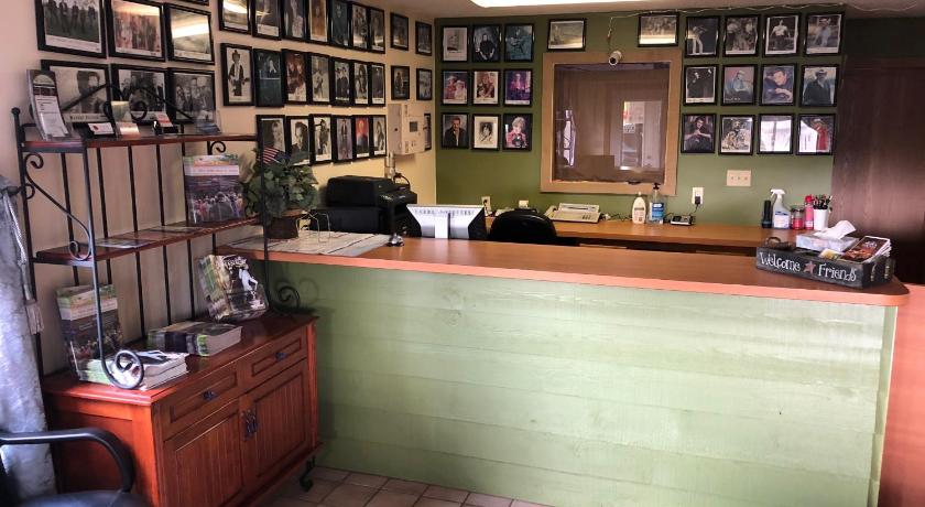 Salt Creek Inn photo