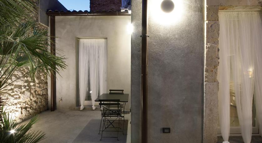 ISONZO SUITES photo