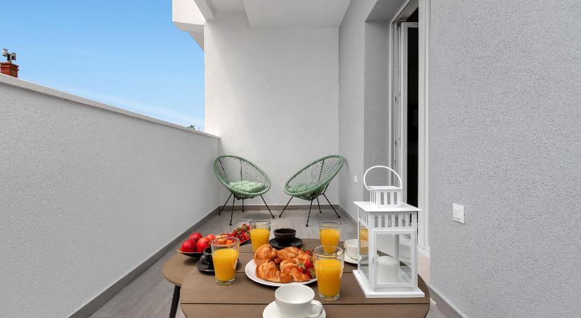 Apartments Morpheus — Hotel in Makarska